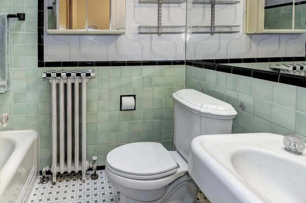 Bathtubs Suck & Other Home Renovation Advice From Someone Who Doesn’t Give a Rat’s Arse